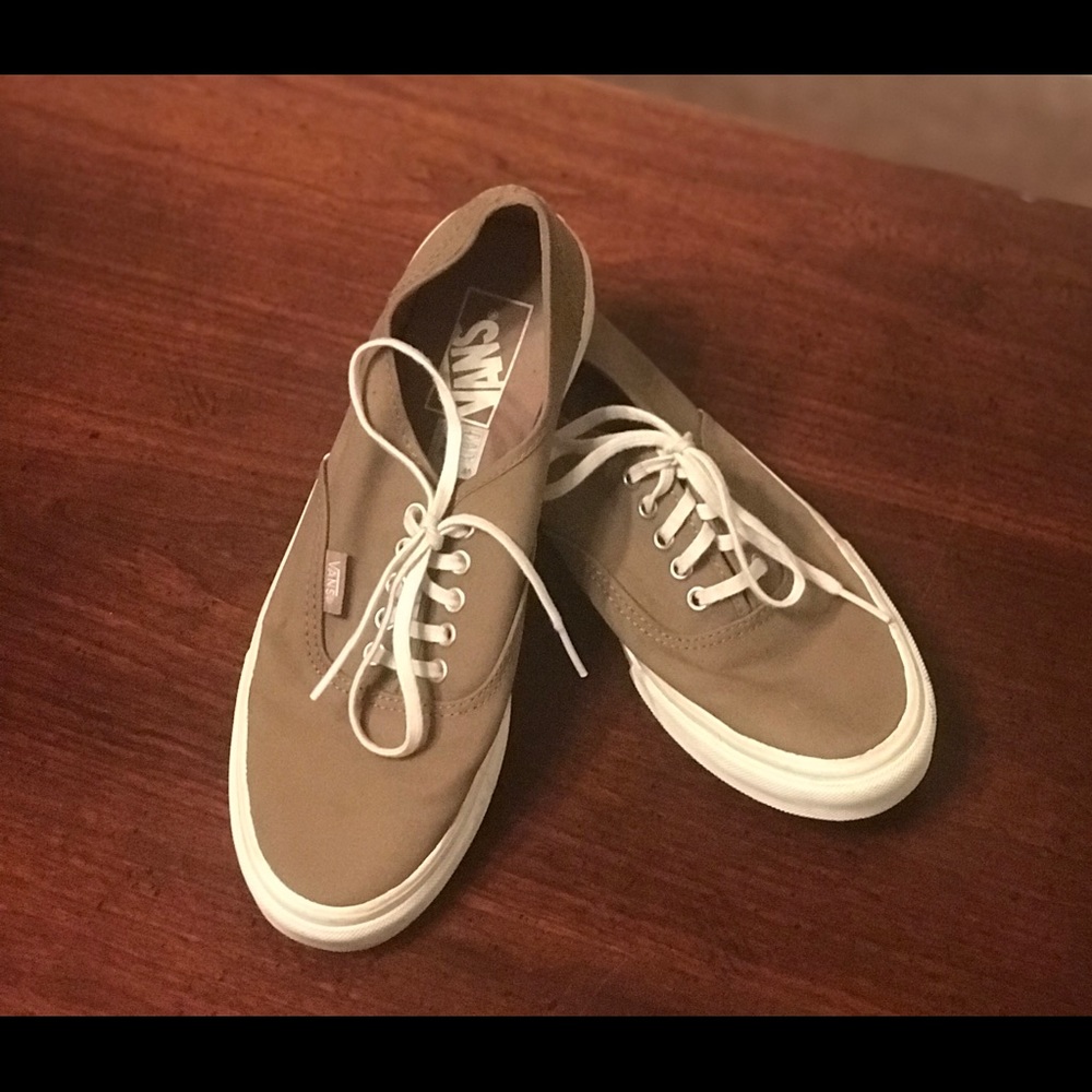 Vans - Picture 3 of 4